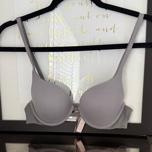 Victorias Secret Body by Victoria 32B Bra